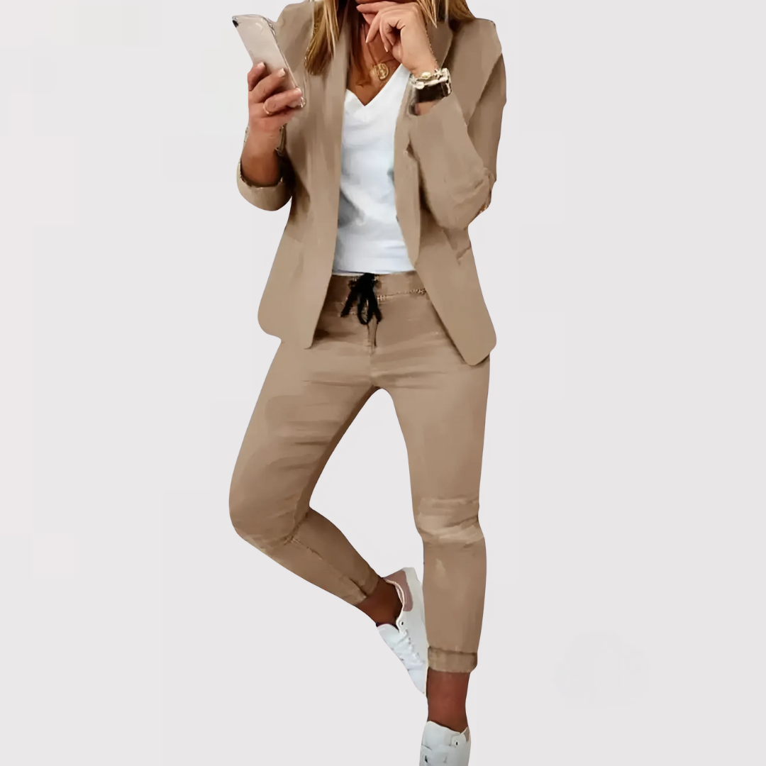 ALENA | ジャケット付きクラシックスーツ